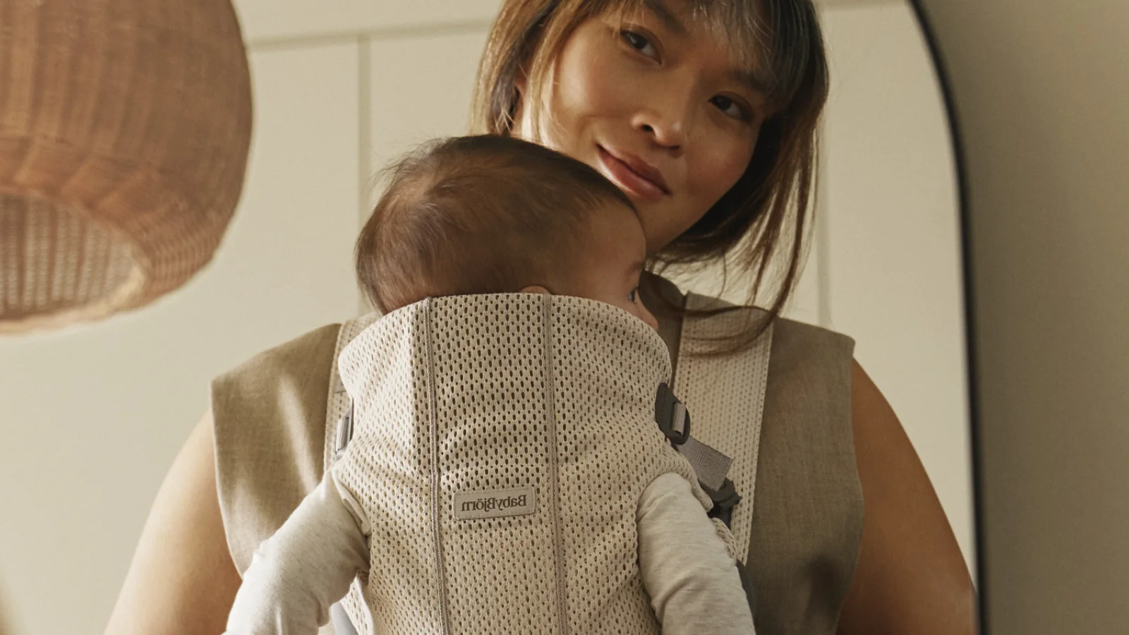 Porte-bébé compact adapté aux premiers mois